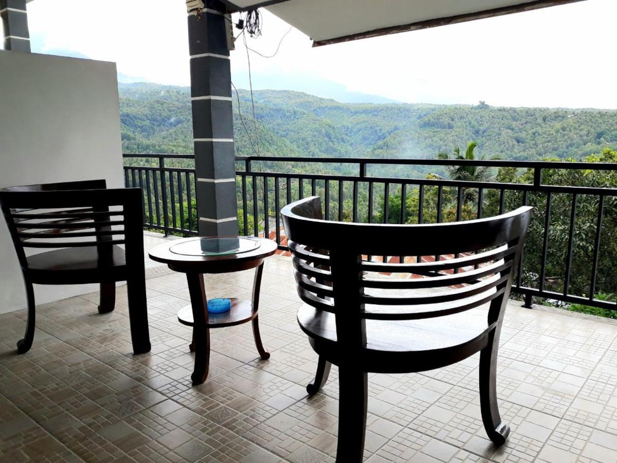 One Homestay And Warung มุนดุก ภายนอก รูปภาพ