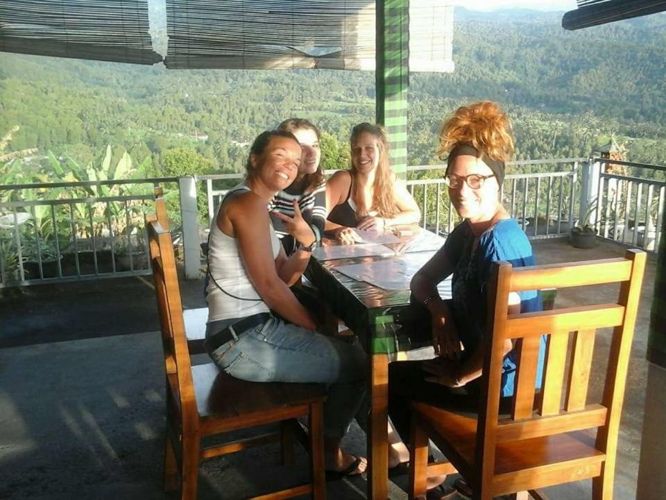 One Homestay And Warung มุนดุก ภายนอก รูปภาพ